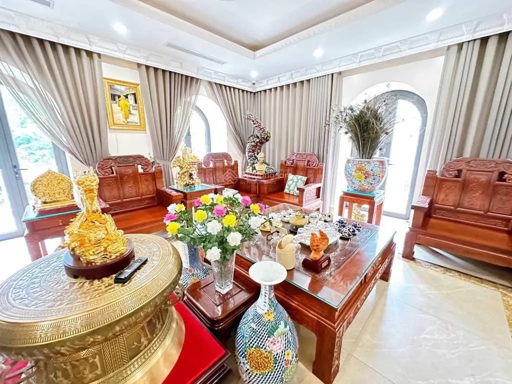 Nhà mặt phố vip Nguyễn Văn Lộc - Hà Đông - lô góc - vỉa hè rộng - 95m2 - mt 5.4m - 42.5 tỷ