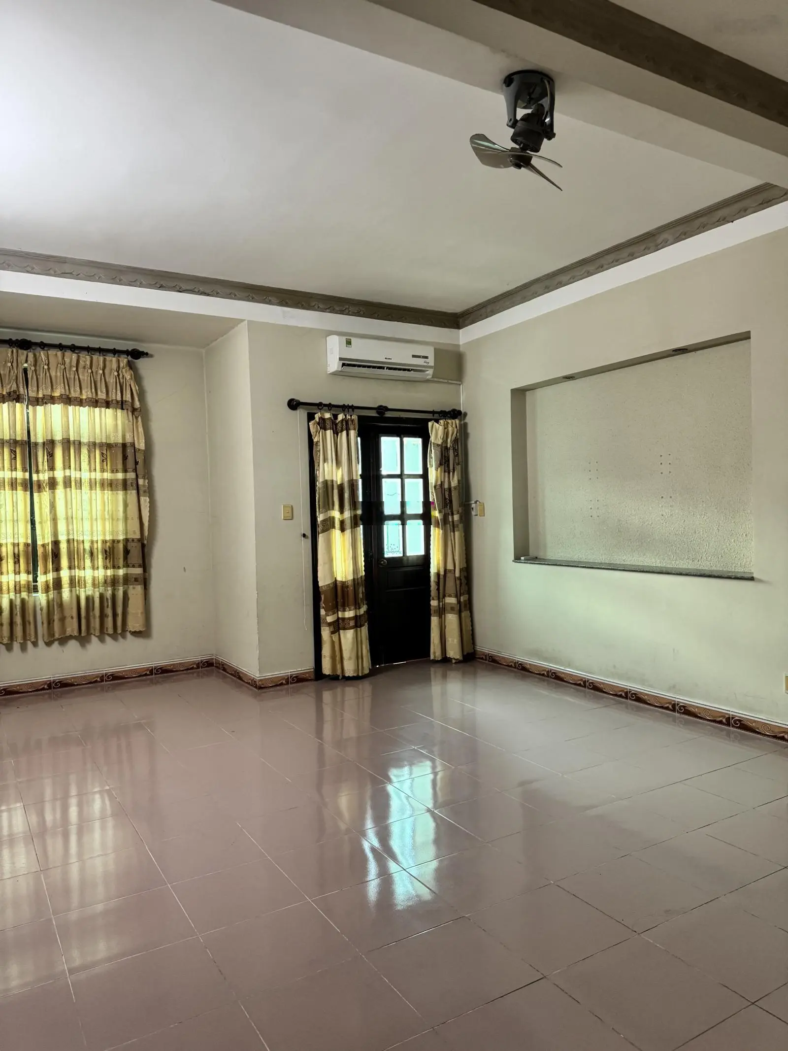 Chính chủ gửi bán căn nhà mặt tiền đường 49 phường bình trưng đông Q2. Tp thủ Đức