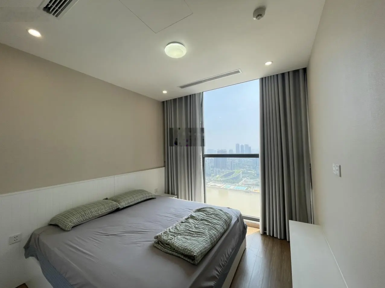 Bán căn 3 ngủ, ban công Đông Bắc, view hồ, đủ đồ đẹp, Vinhomes Skylake Phạm Hùng. LH 0974 629 ***