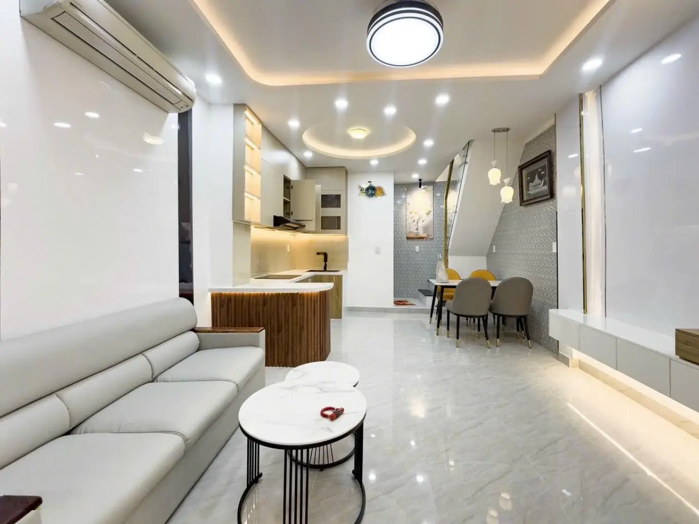 Nhà mới 29m2 giáp Quận 1 - full nội thất - 2 phòng ngủ - chỉ 3,99 tỷ