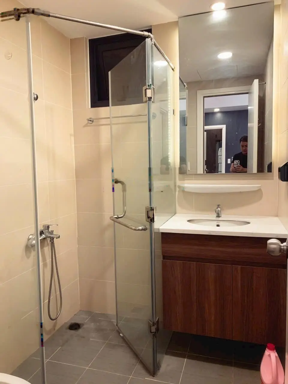Bán gấp căn hộ M- One Nam Sài Gòn giá chỉ 4 Tỷ cho căn 3pn ( rộng 91m2 ) , kèm toàn bộ nội thất .