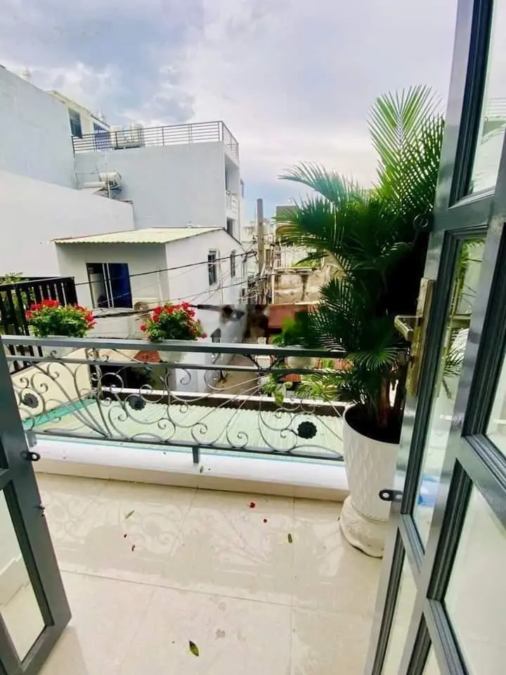 NHÀ MỚI XÂY - NGAY PHẠM VĂN CHIÊU - NHÀ 2 TẦNG - 57M2 - 2 PHÒNG NGỦ - GIÁ 4.85 T.Ỷ - CHỦ TẶNG FULL
