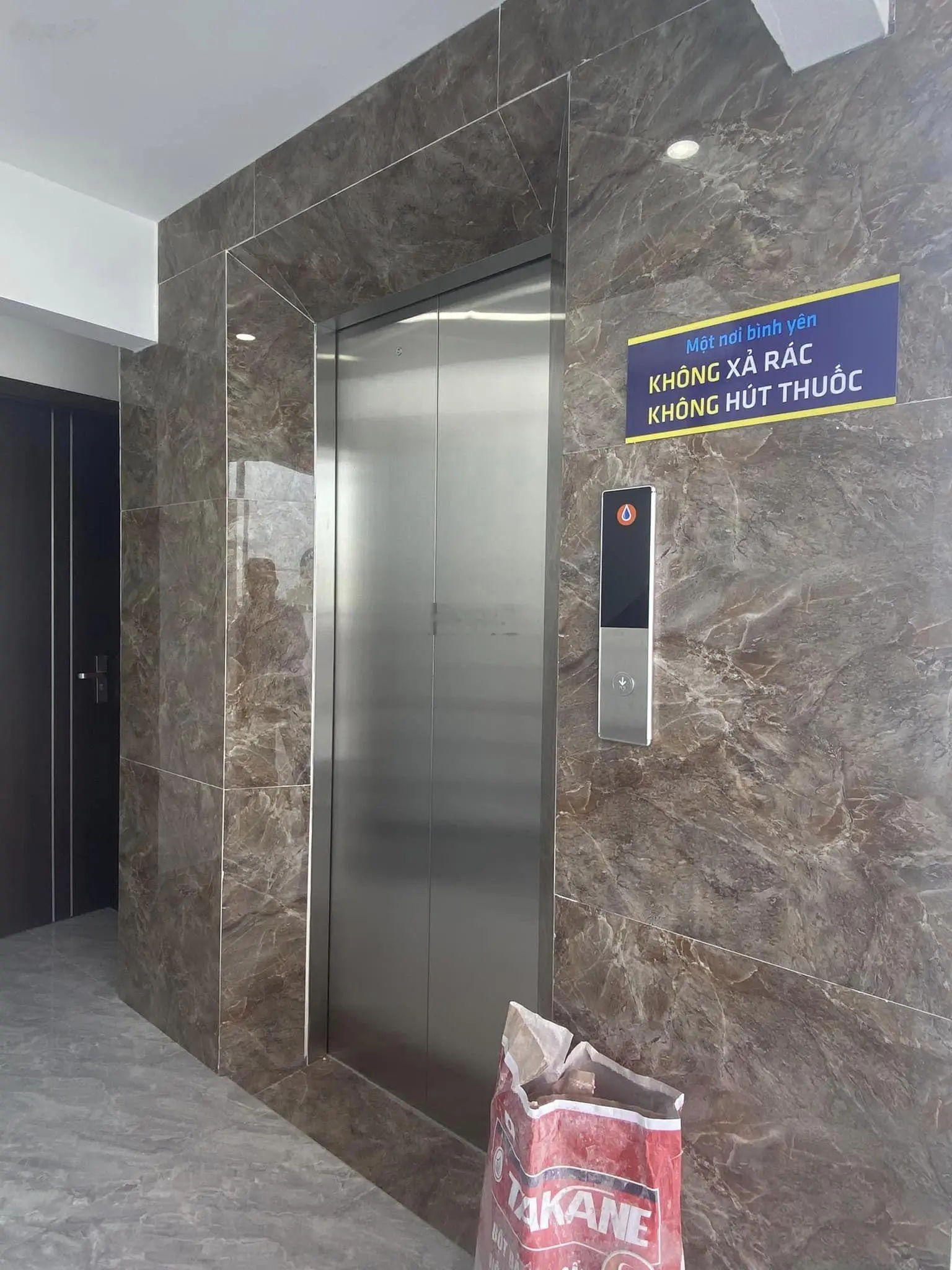 CẦN BÁN NHANH CĂN CHUNG CƯ MINI 120M MẶT NGÕ Ô TÔ TẢI TRÁNH NHAU, TẦNG 1 KINH DOANH, NHÀ MỚI TINH.