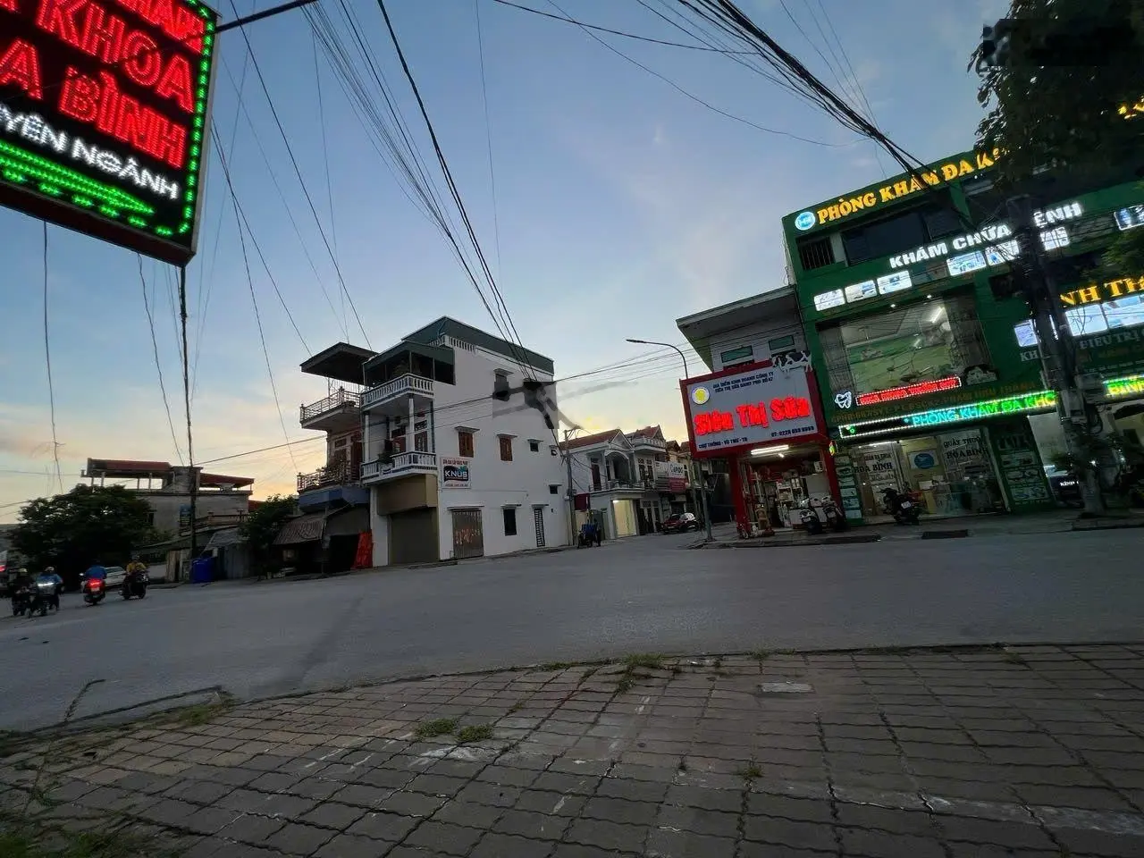 Cần mở rộng mô hình kinh doanh gia đình cần bán 2 căn nhà liền kề ngã tư chợ thông Vũ Thư Thái Bình