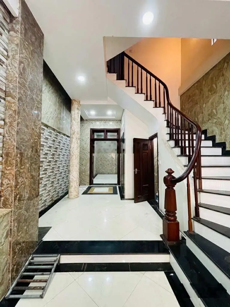 Bán nhà phố trương định 69m2 7 tầng - thang máy - ô tô tránh - kinh doanh văn phòng - cho thuê tốt