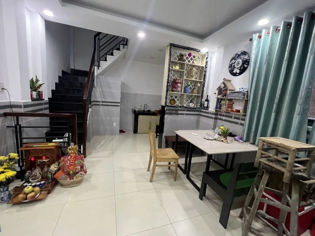 Hẽm ba gác Lê Văn Sỹ 3 Tầng, 2pn cách Hoàng Sa 10m chỉ 4ty2