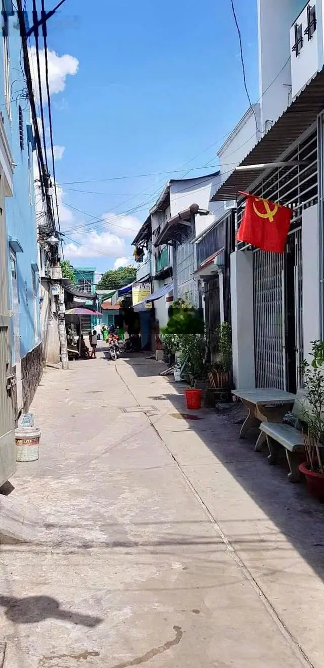 Bán nhà đường phan văn hớn, 4x15m, cấp 4, hẻm ba gác 3,5m
