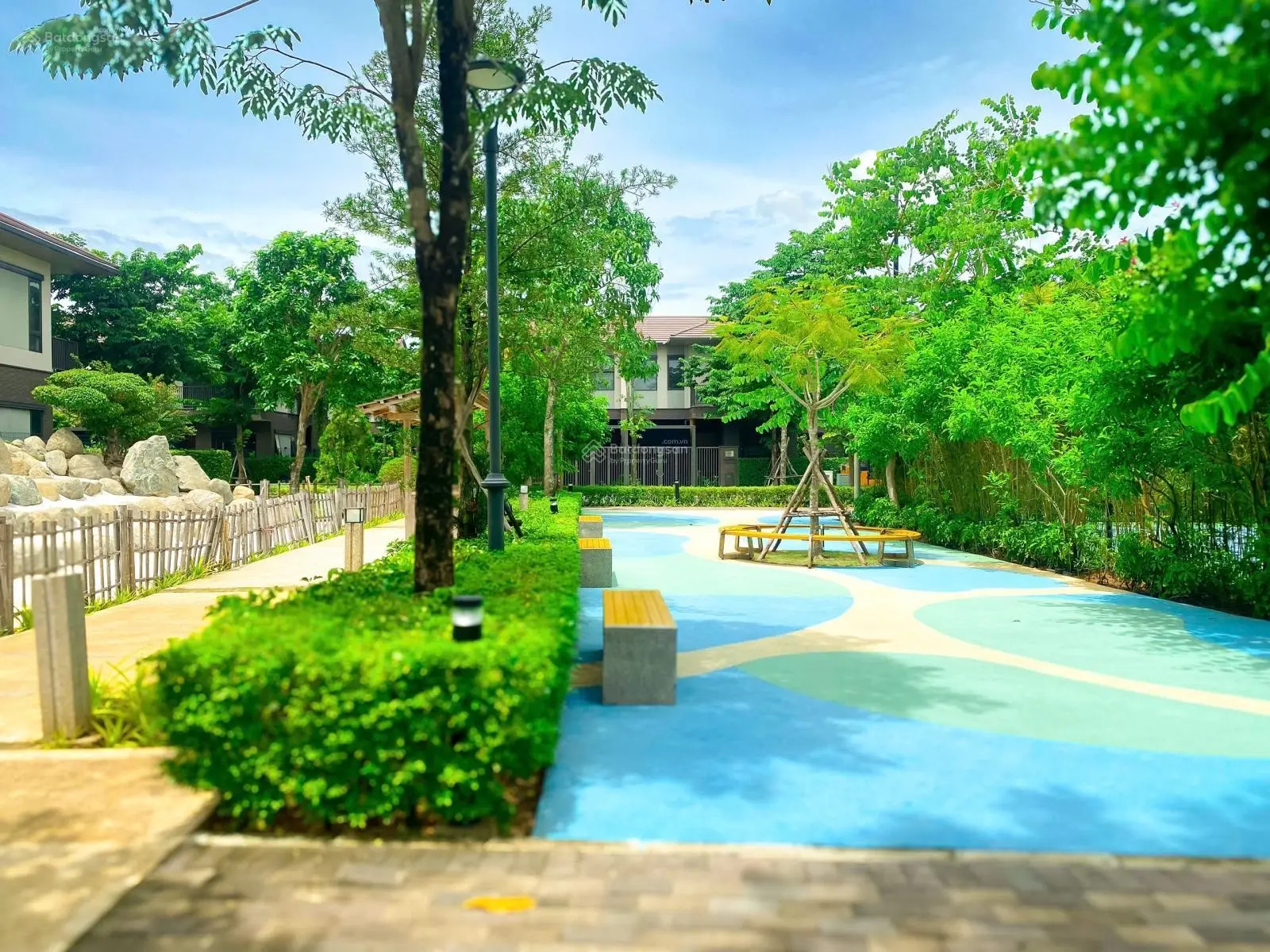 Cần ra gấp căn nhà phố Long An khu đô thị Waterpoint. DT 6x15m, 2 tầng. LH 0906 499 ***