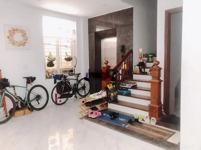 Bán BT mini phố Lạc Long Quân 140m2 đất 5 tầng TM chỉ 38 tỷ