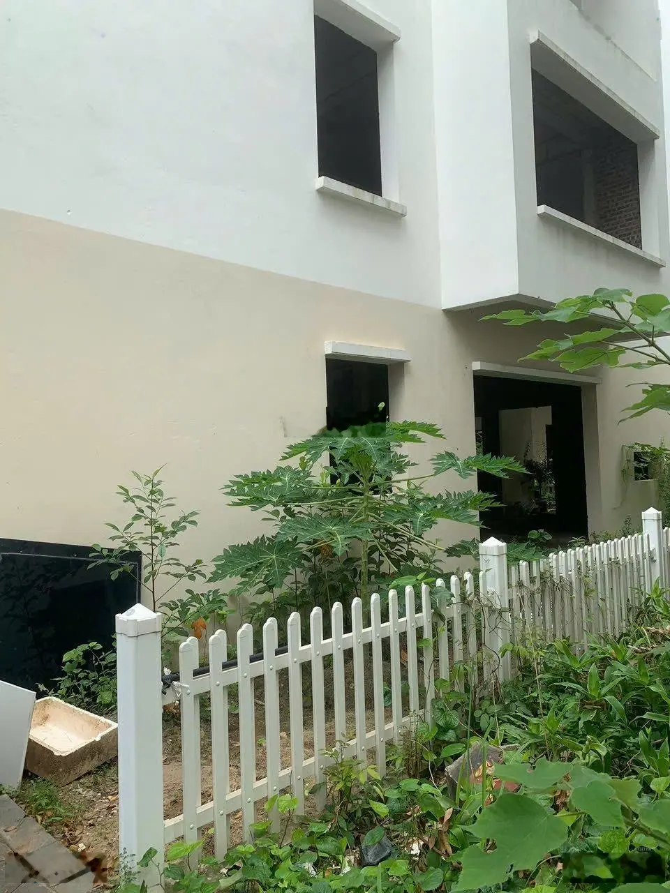 bán căn xẻ khe Vườn Tùng ECOPARK Hải Dương 4 tầng Hướng nam180m2; Mt 10m, Giá 6x triệu/m2, đã có sổ