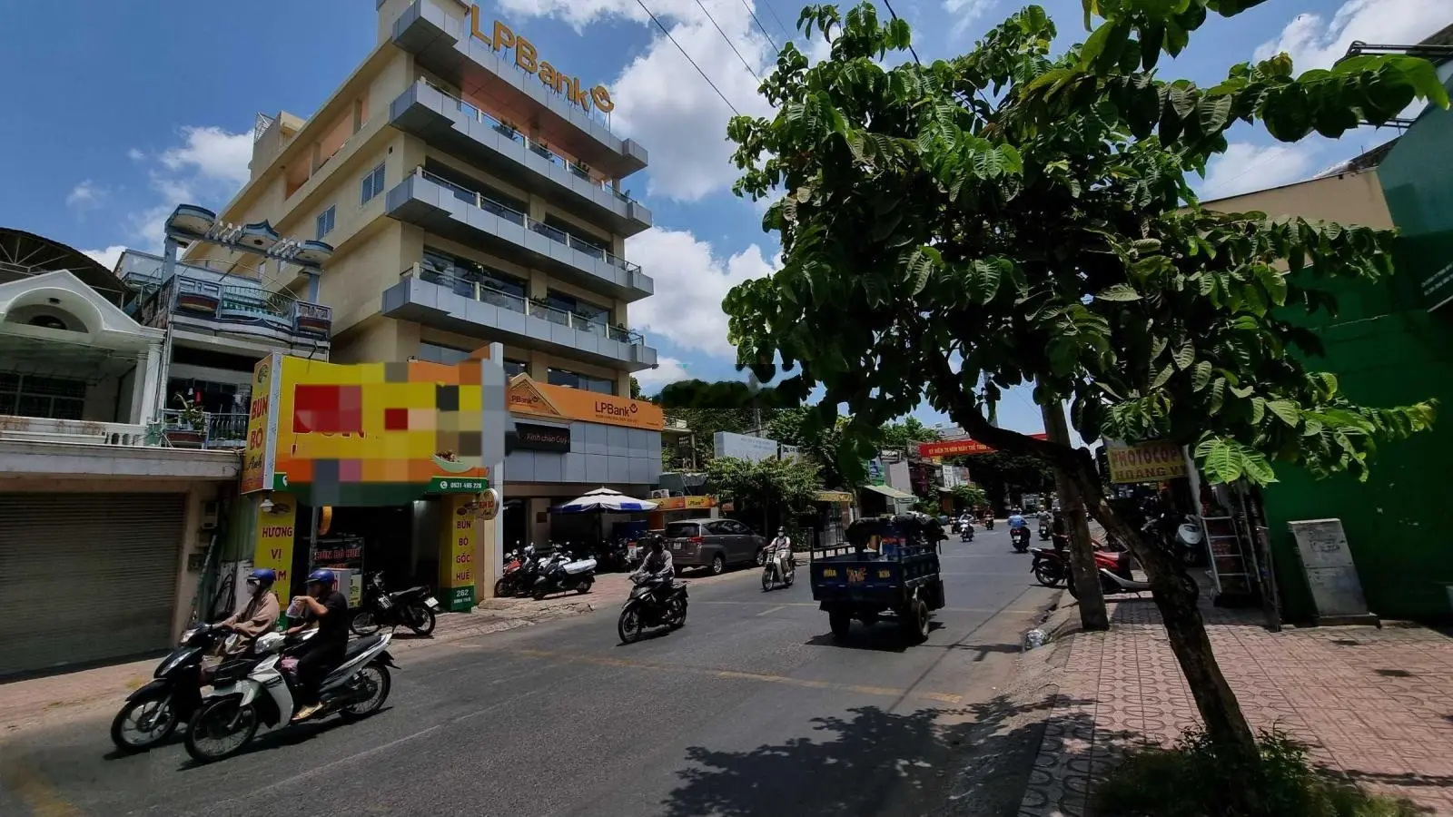 Chỉ 20.5 tỷ - MTKD ngang 5,2m, khu VIP Q.11, ngay UBND, Cục thuế Q.11 - (5,25*32m) 3 tầng