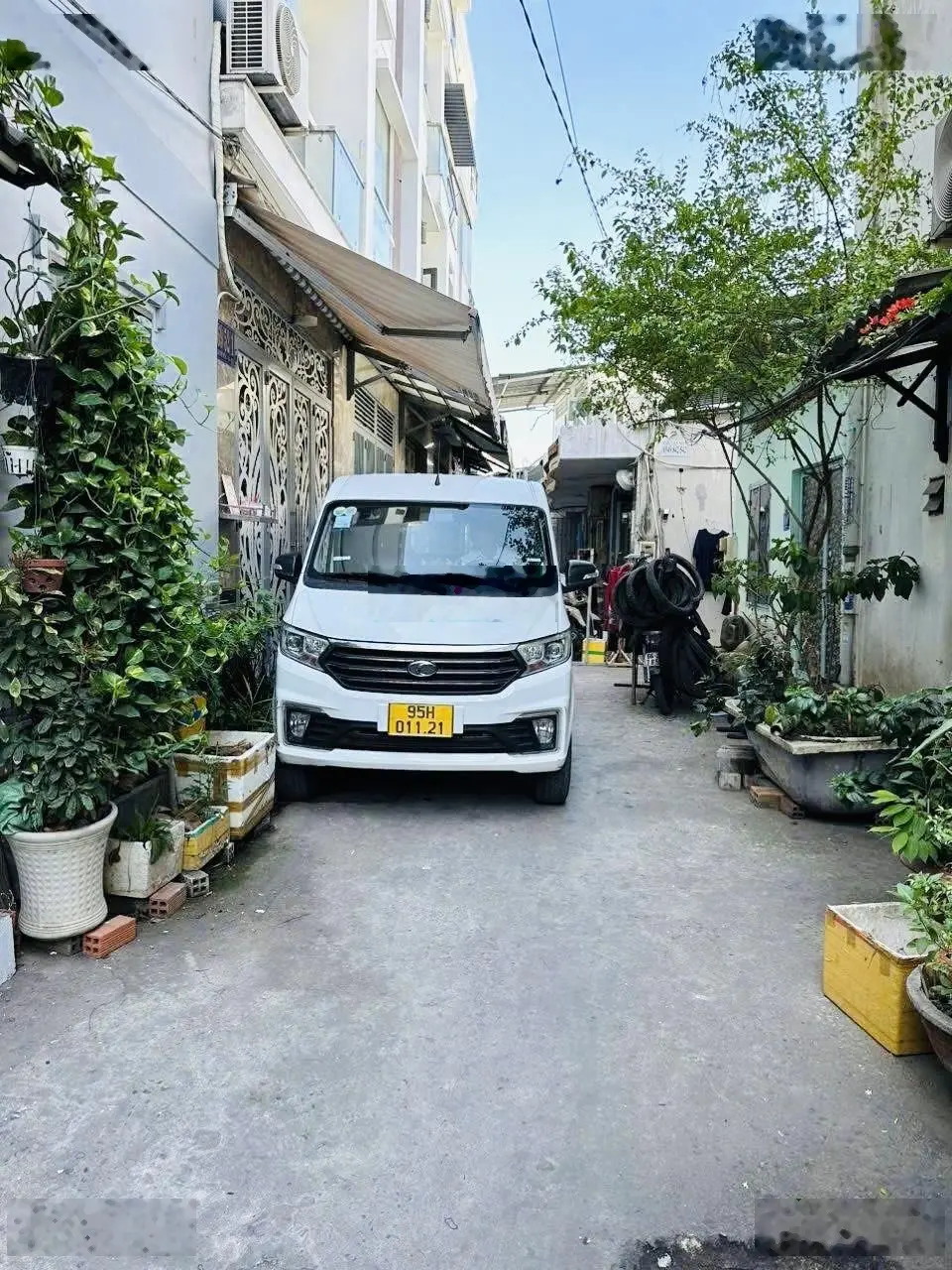 Nhà mới, 4 tầng (4x18m), trước nhà 5m, gần sát MT Bùi Minh Trực P6 Q8 giá chỉ 8tỷ2