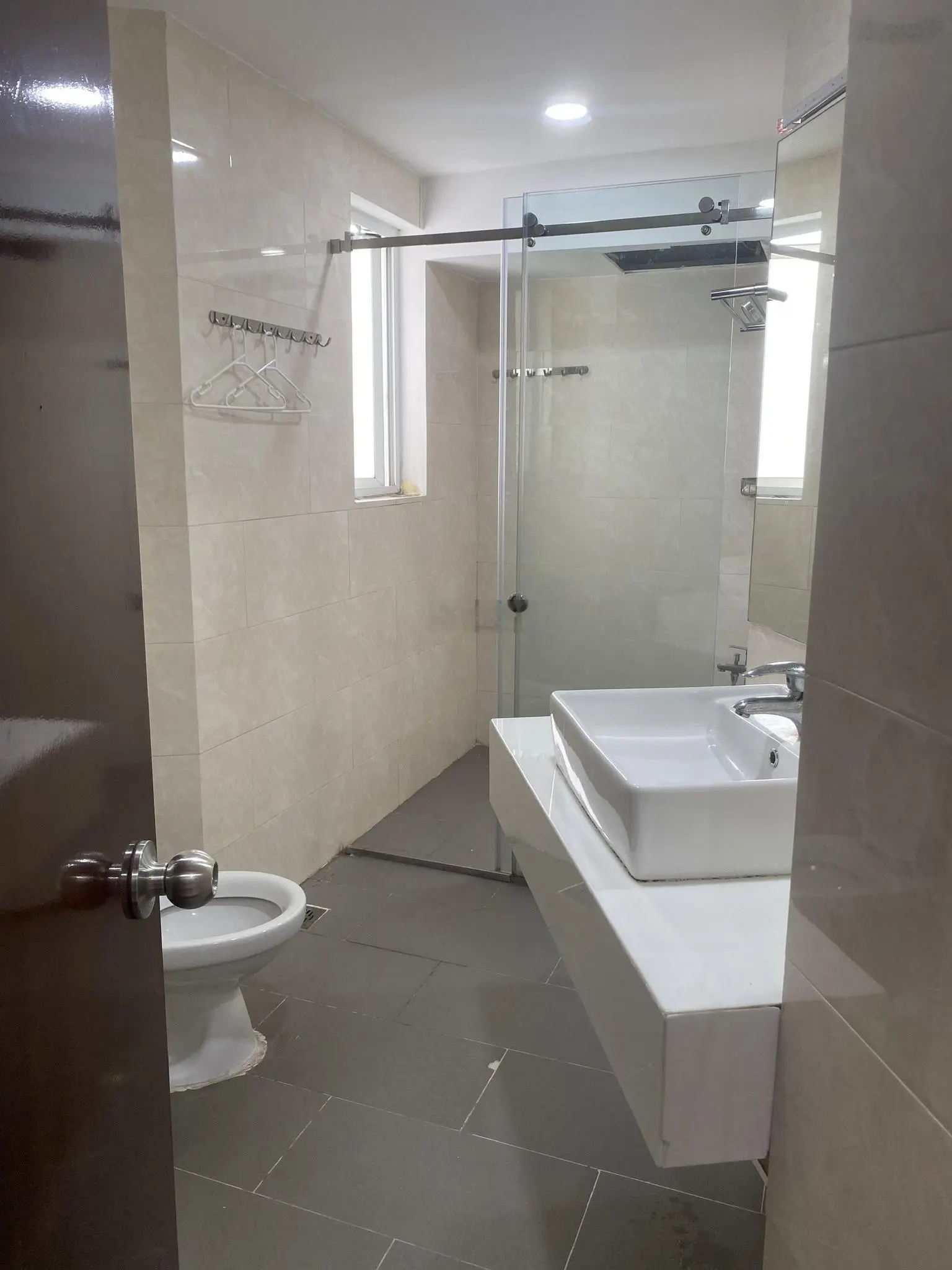 Bán căn hộ 130m2, 3PN, 3WC chính chủ tại chung cư Hùng Vương Plaza, Q.5, sổ hồng riêng, giá 6.9 tỷ