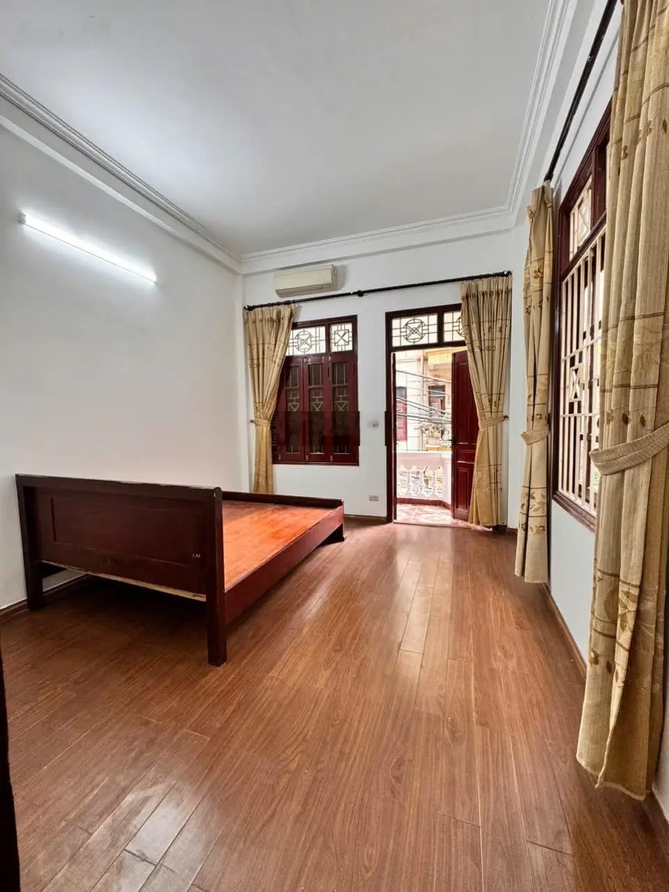 Bán gấp nhà dân xây phố Giáp Nhất DT 55m2, lô góc 3 mặt thoáng, giá nhỉnh 1x tỷ