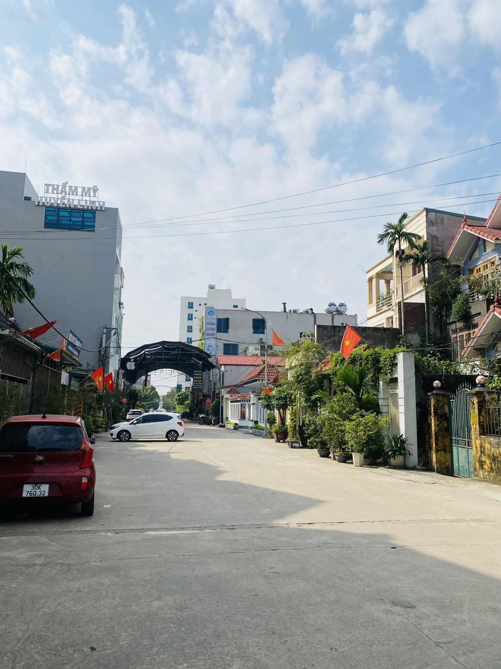 Bán 65m2 đất Xóm Trong - Uy Nỗ - Đông Anh. Ngõ 5m thông, sổ đỏ vuông như bánh trưng.