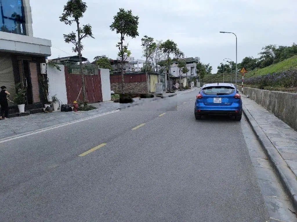 Mặt đê vàng phúc lợi - vỉa hè - kinh doanh- 3 ô tô tránh - nhà dân xây từ đầu- dt 133m2- giá 18tỷ