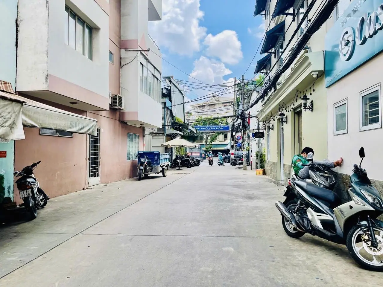 Nhà hxh 80m2 2tầng 2pn shr hoàn công đủ giá 9,8tỷ lh 0949351891 mr toan