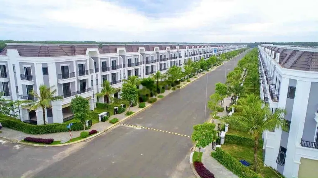 BÁN GẤP NHÀ THƯƠNG MẠI BÀU BÀNG BÌNH DƯƠNG