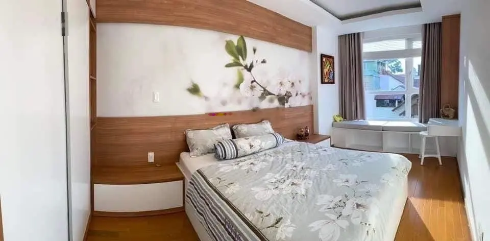 Bán căn hộ Sky Center, 3PN, 3WC, 139m2, Block D , lầu trung ,nội thất , giá 7 tỷ 2, LH : 0908 435 ***