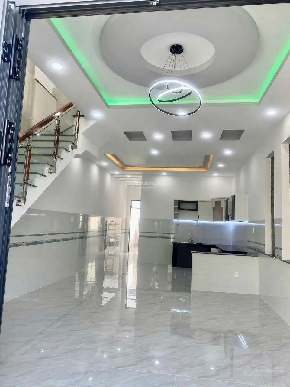 Cần bán nhà mới 100% phường Tương Bình Hiệp. Gần trường nguyễn hiền. Gần ngã ba sở gà