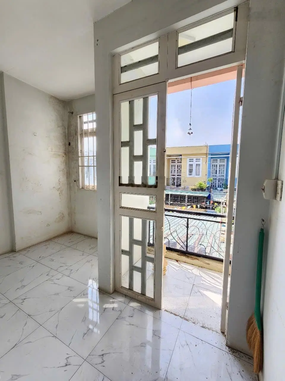 Nhà Sổ Riêng, Đường Ô Tô Gần Chợ Tân Bình Dĩ An