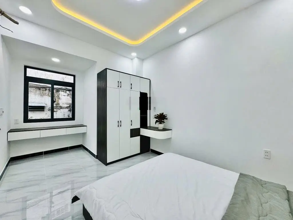 Siêu phẩm - gần đại học công nghiệp - lý thường kiệt - ngang 4.5m.