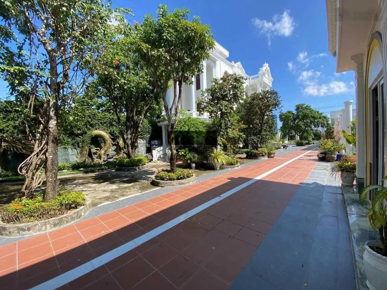 Biệt thự siêu víp bậc nhất nhì TP Rạch Giá cần bán 23m x 87m(2000m2) giá siêu rẻ 21 triệu/m2