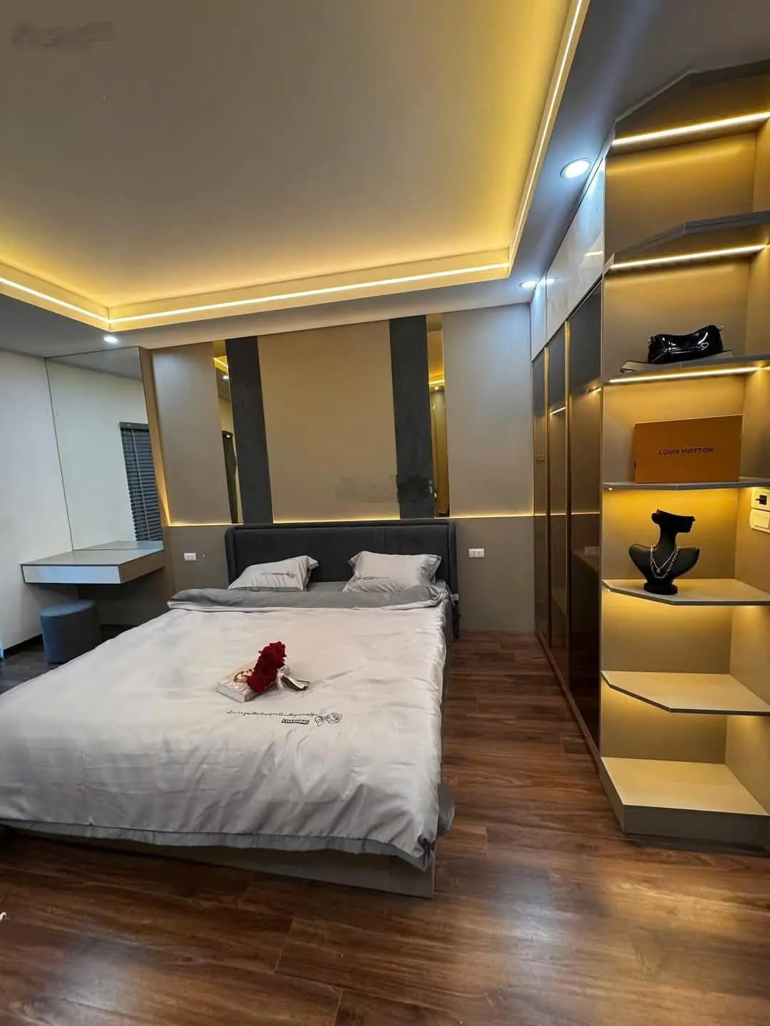 Chỉ mất 2 phút vào phố cổ , gần Lăng Bác, khu Phân lô cán bộ F361 An Dương 40m * 5 *5 giá 7,8 tỷ