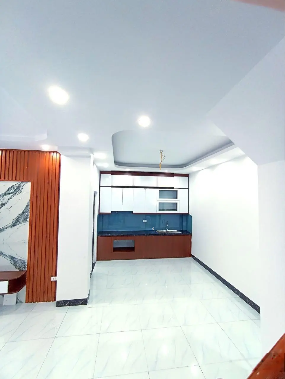 Biêt thự mini, 3 tầng, mặt tiền 6,69m, oto đỗ cửa,giá chỉ có 3,2 tỷ.