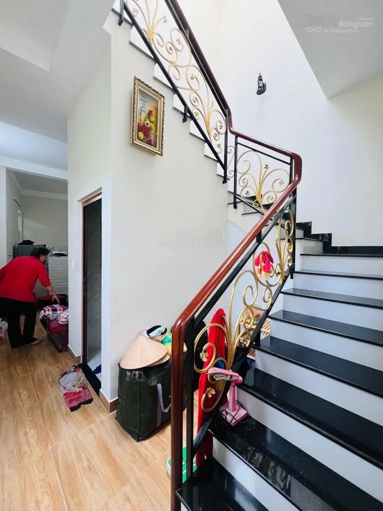 Bán nhà 6x20m, gần mặt tiền Phú Định, Trương Đình Hội Quận 8, 2 tầng 118m2, chỉ 5.3 tỷ