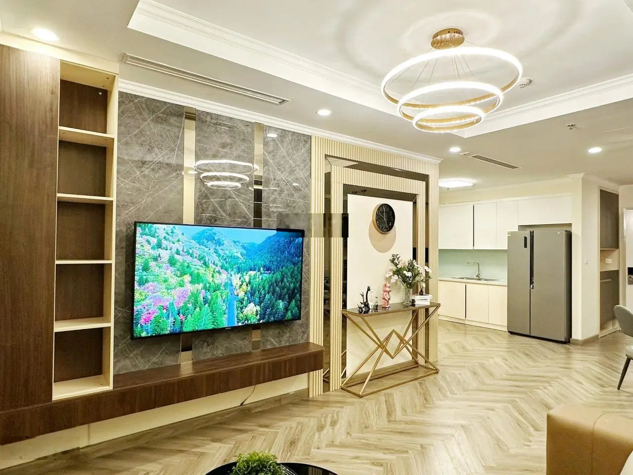 Chính chủ cần bán em 2pn 2vs dt 86,5m2 tầng 1x, trục số 10 tại n07 b2 kđt mới dịch vọng thành thái