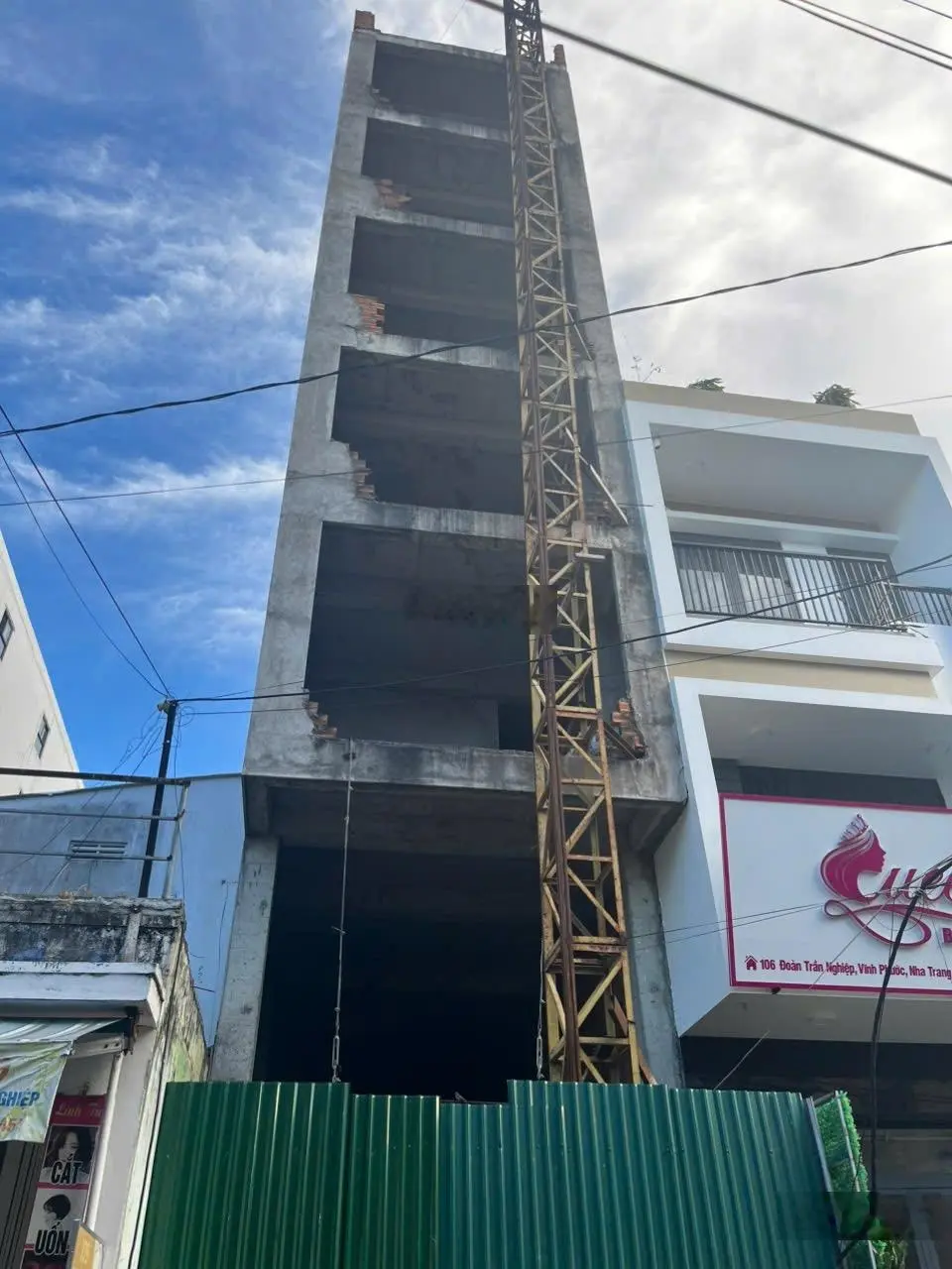 Toà căn hộ thô 6 tầng Mặt Tiền Đoàn Trần Nghiệp, 5p ra biển, Dt: 211,9m2, 47phòng chỉ 13 tỷ