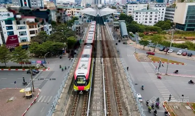 Gấp quá rồi, giảm 300 triệu, nhà 5 tầng 40 m An Khánh Hoài Đức ô tô, kinh doanh, sát đại lộ, 5 tỷ.
