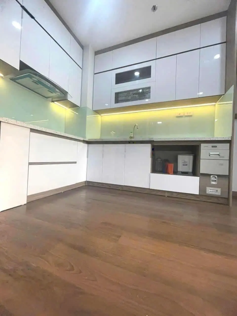 CC bán CHCC Thăng Long Capital An Khánh. DT 69,9m2, 2PN, 2VS, full nội thất vào ở ngay