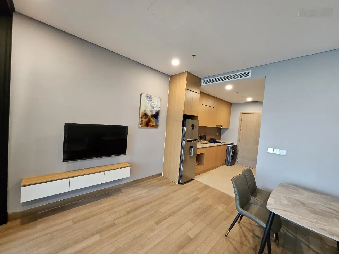 Bán căn 45m2 full đồ - 3.6 tỷ bao thuế phí sang tên. Rẻ nhất tòa