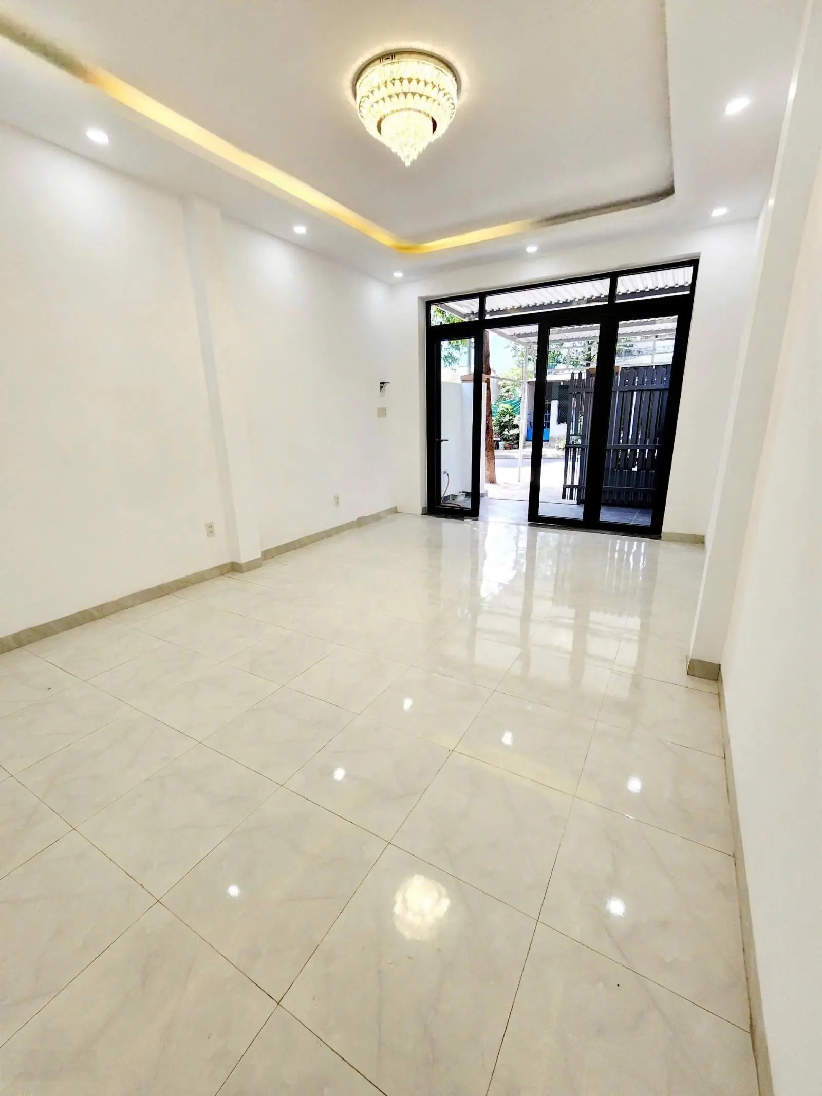 Bán nhà khu tái định cư đất lành , Vĩnh thái nha trang , Khánh hòa . Lh : 0905211133