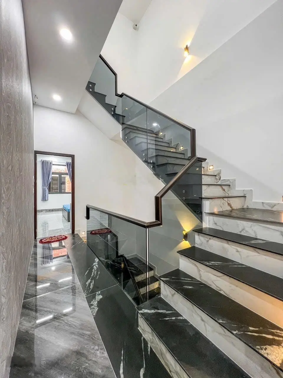 Bán nhà mới xây 1 trệt 2 lầu đường D 26 khu Hồng Loan