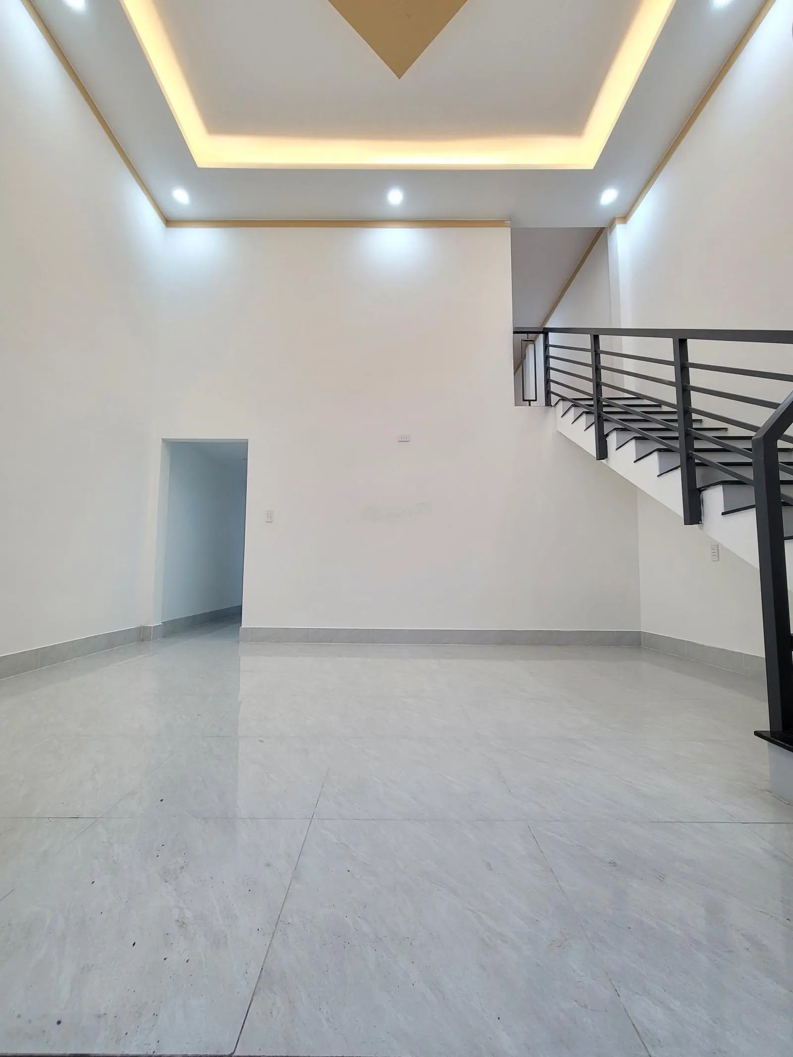 Bán nhà cấp 4 gác lửng ngay chợ Dĩ An 1 chỉ 2ty750 TL ngang 5x12m