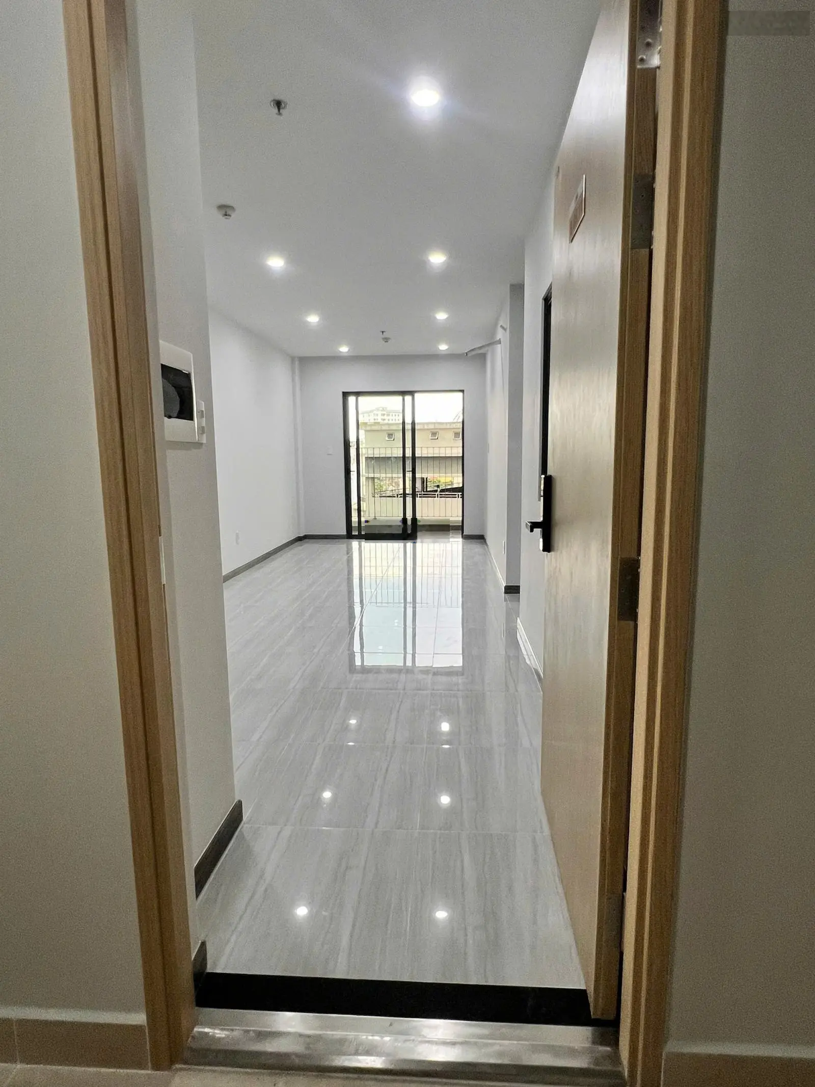 Bán căn hộ Bcons Polygon giá 2ty050 lỗ 165tr ,lh 0907 035 ***