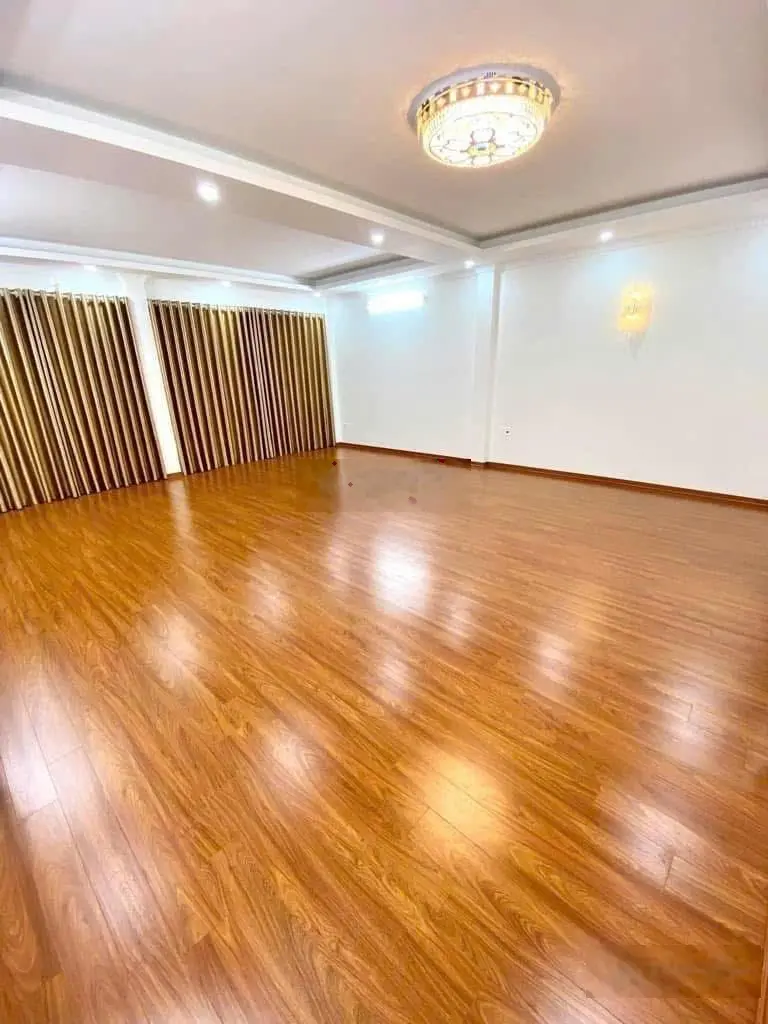 Chị Ngọc vừa nhờ #bánnhà trung tâm #HaiBàTrưng, #Thangmáy, xây 6T, Mới, Hiếm, 37m2, 7.4 tỉ