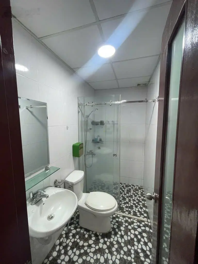 Bán nhà riêng 5 tầng Ngõ 255 Lĩnh Nam, giá 5,85 tỷ, 38m2, 3 phòng ngủ, 4 vệ sinh, oto đỗ gần nhà