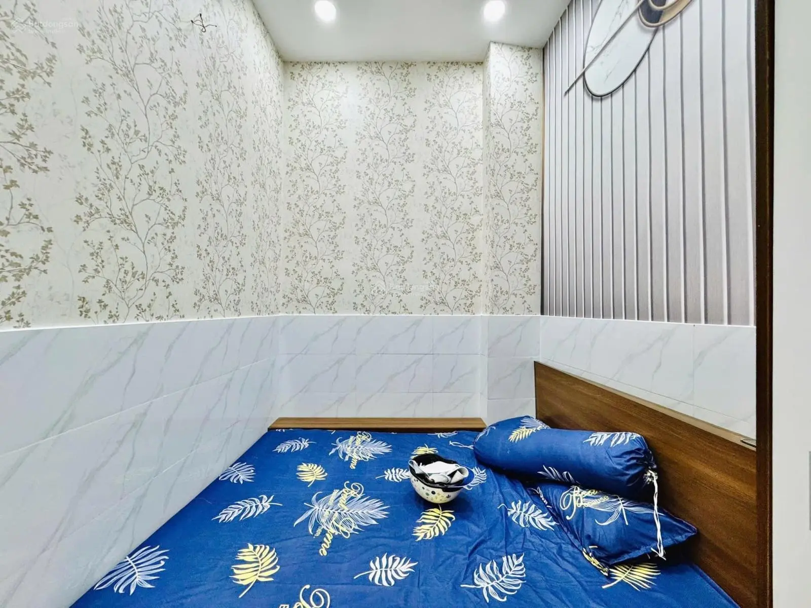 Hạ gấp còn 2 tỷ 990. Bán nhà 62m2 CMT8 gần trương Hoàng Diệu. Xây 2 tầng đúc kiên cố,hẻm 4m. Sổ sẵn