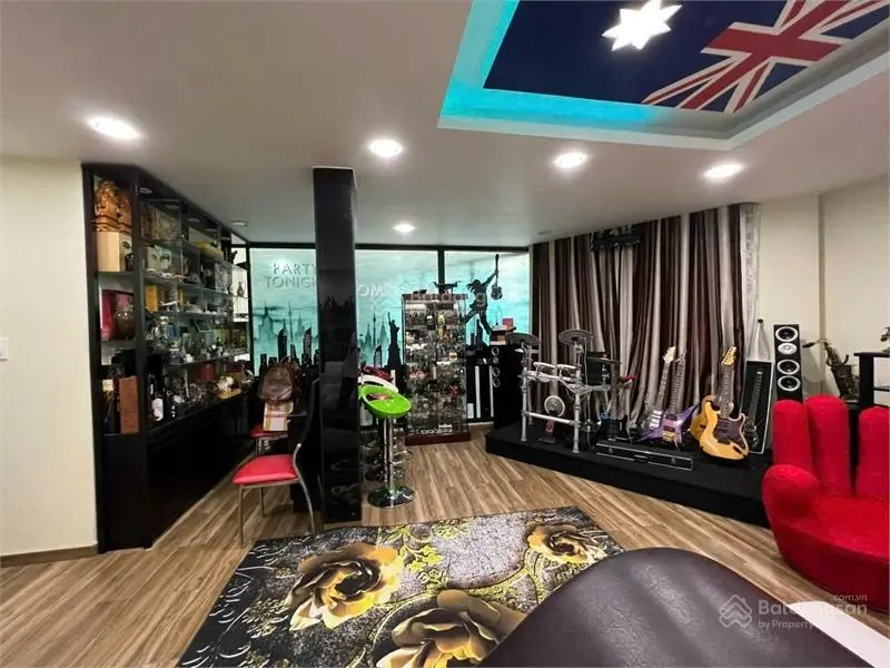 Giảm 3.5 tỷ! Bán trong 7 ngày. Nhà 5 Tầng, DT 8x14m, Nguyễn Xí Bình Thạnh, chỉ 14 tỷ