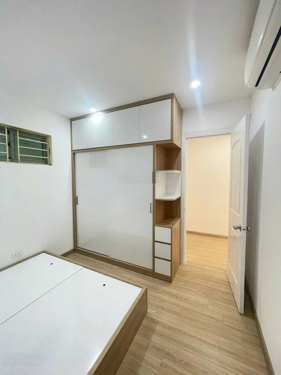 Bán nhanh căn 46m2 - 2ngủ&1vệ sinh HH4C Linh Đàm Hoàng Mai. LH: 0966 455 *** em Thuỷ