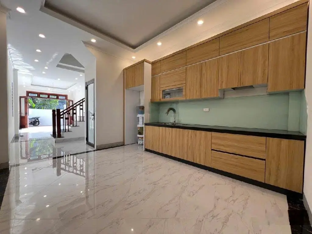 Nhà đẹp phố đàm quang trung long biên hà nội 2 thoáng vị trí đẹp.