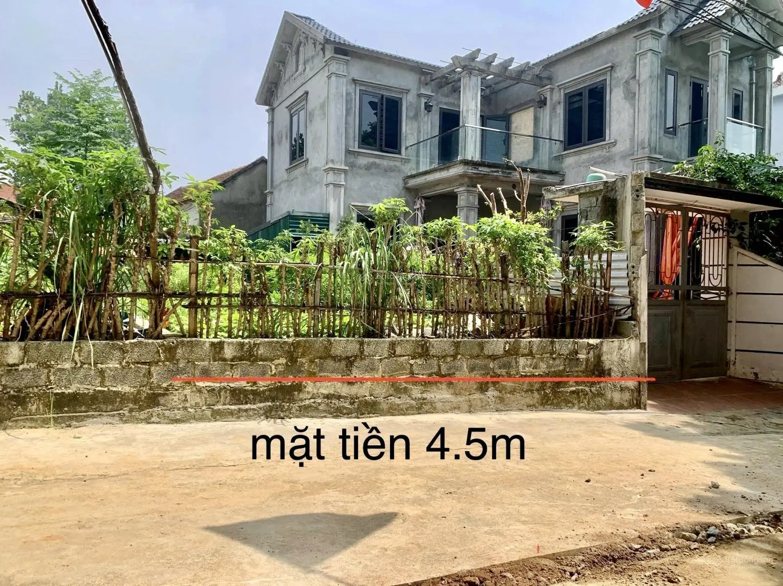 Bán lô đất 70.3m2 full thổ cư, đất vuông vắn, bằng phẳng, khu dân cư phát triển. Sẵn sổ hồng