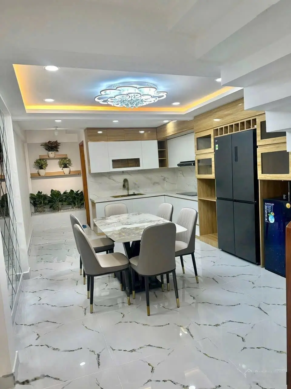 Chủ ngộp bán gấp nhà ngay HXH Phạm Văn Chiêu, P14, Tân Bình, 59.3m2, SHR, 1T 1 lửng 3 lầu