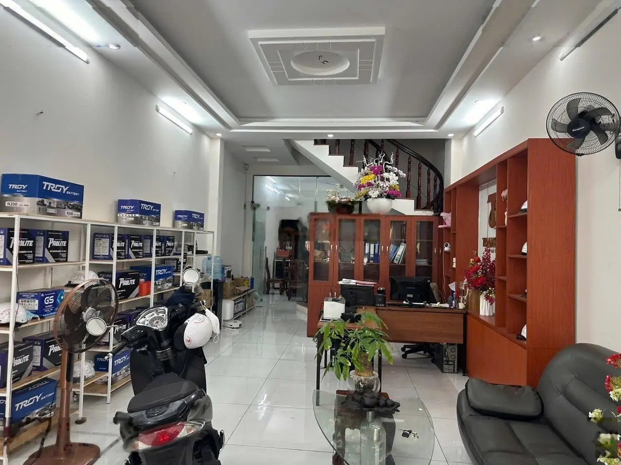 Chính chủ bán nhà mt đường 49, 4PN + 4Wc, giá rẻ chỉ 10,5 tỷ VND