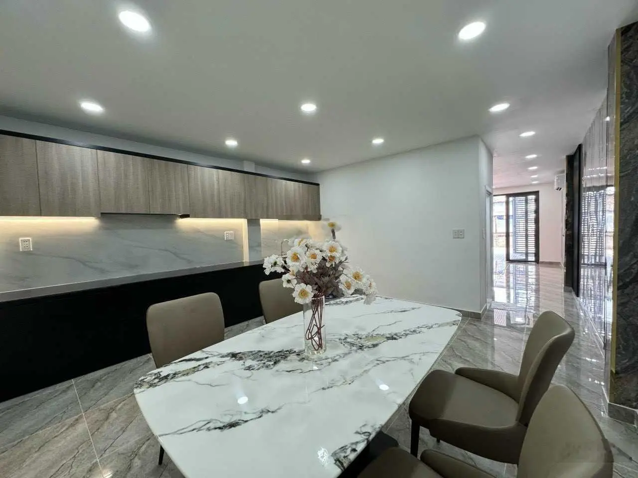 5tỷ490 - 4.5*13m - hẻm 5m - xe hơi vào nhà - Nguyễn Thị Thập ND, Q. 7