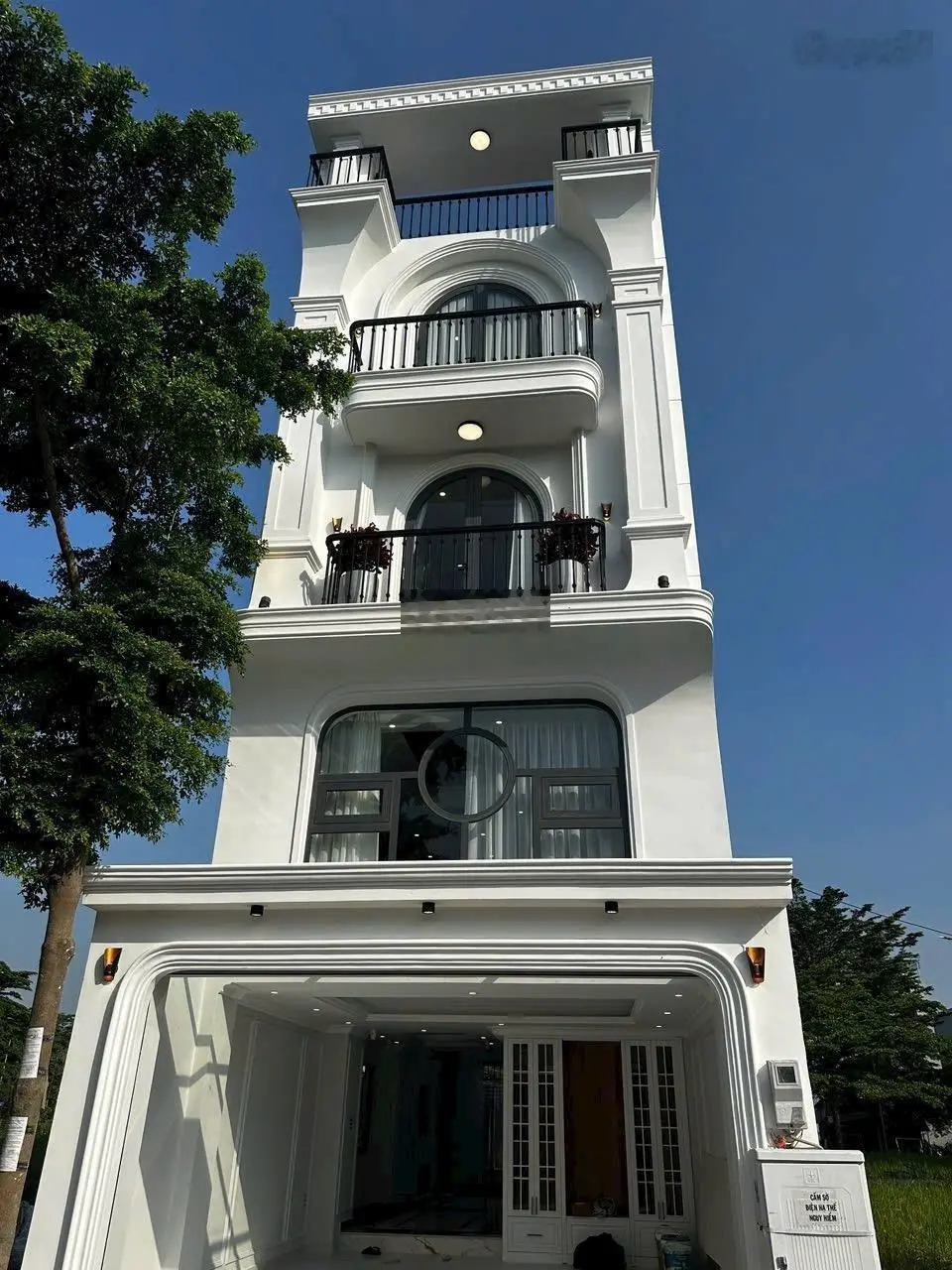 Định cư nước ngoài, bán gấp nhà phố tân cổ điển MT Đặng Nhữ Lâm, Nhà Bè. Căn 132m2, SHR